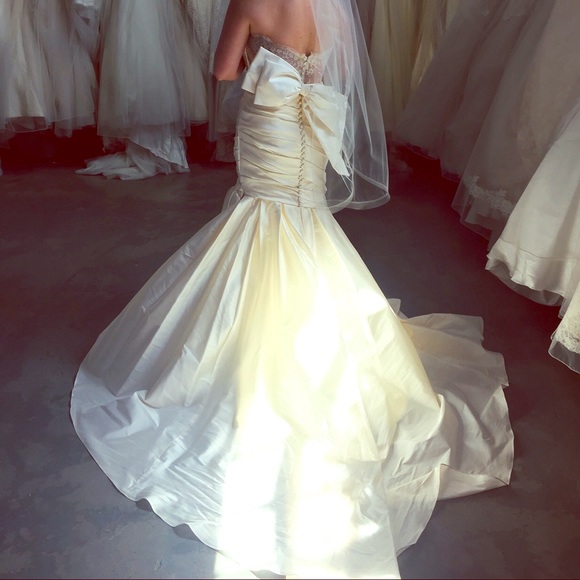 Wedding gown size 8 - Picture 1 of 2